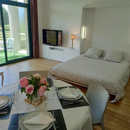 De Standing Dans Le Golf International De La Baule