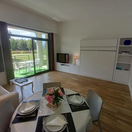 De Standing Dans Le Golf International De La Baule *